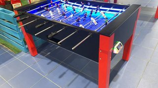 Billares con luces LED y futbolines