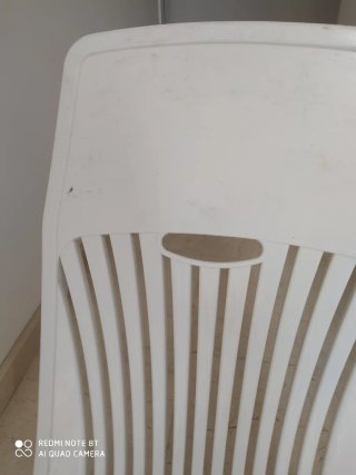 Silla de playa plegable blanca, leer anuncio