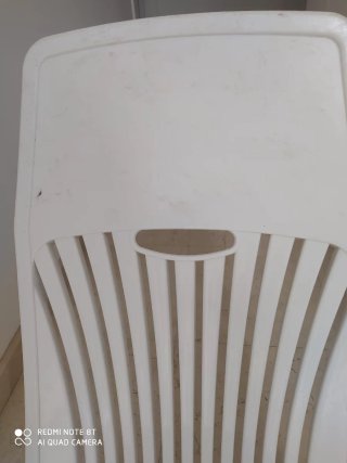 Silla de playa plegable blanca, leer anuncio