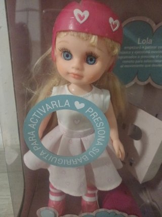 Muñeca Lola Patinadora Peque BB 35 cm