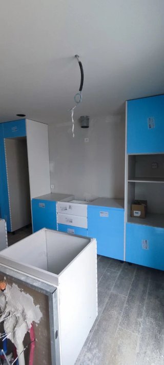 Se hace montaje de cocinas
