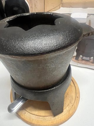 Barbacoa de metal negra