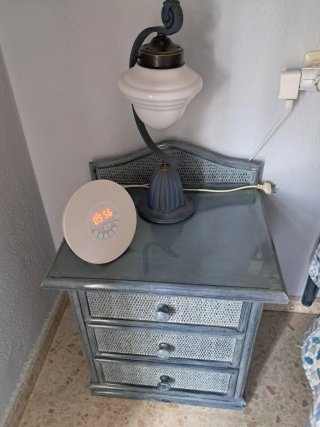 Espejo y Cómoda de Mimbre Azul