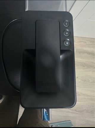Cafetera de cápsulas negra