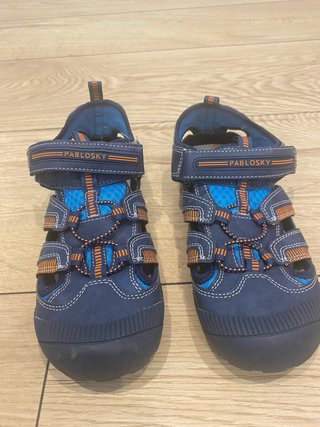 Zapatos y chanclas niño T.37