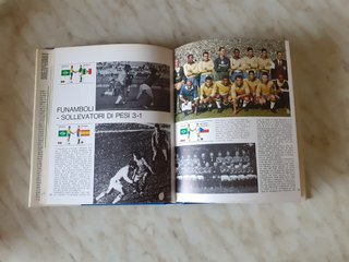 Libro "I mondiali di calcio" Fabbri editore 1974