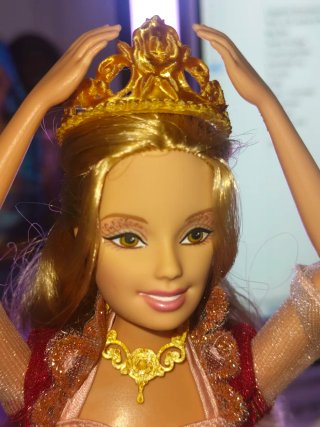 Corona y colgante Barbie Genevieve