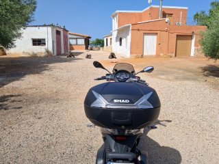 Piaggio 300 Maxi Scooter - Carnet Coche