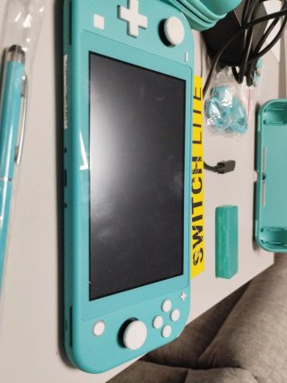 Nintendo Switch Lite Verde + Accesorios