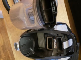 Aspiradora Rowenta Compact Power XXL CYCLONIC