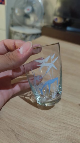 Vasos de cristal con grabado de animales