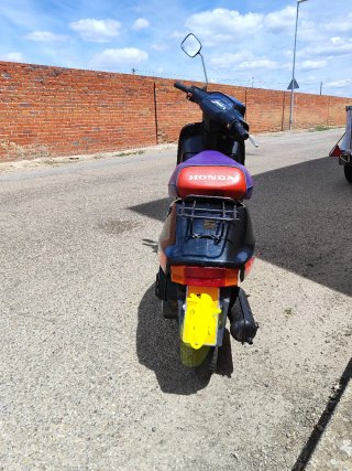 Honda Vision 50cc Scooter Automática