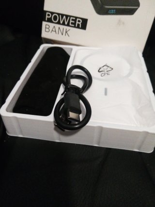 Power bank wireless bianco 10800mAh USB C senza fili