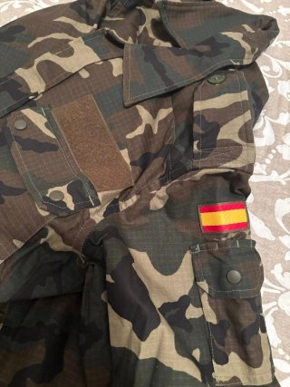 Ropa de camuflaje militar