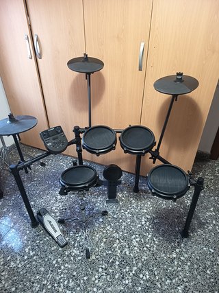 Batería Electrónica Alesis Nitro Mesh kit
