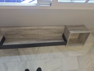 Estantes flotantes de madera beige y gris
