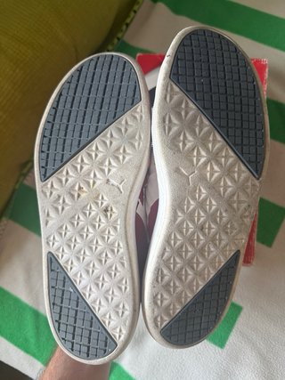 Zapatillas Puma Rojas y Blancas