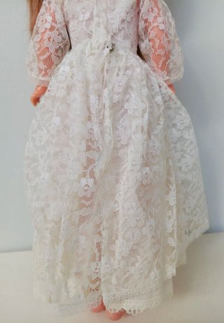 Antiguo vestido de encaje de novia años 70