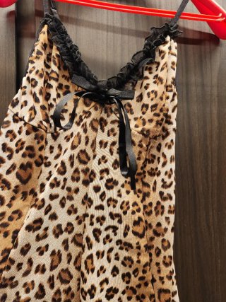 Vestito fantasia leopardata con pizzo
