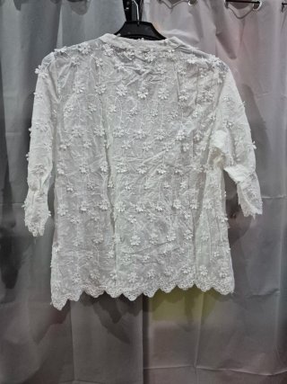 Blusa ONYOU blanca bordada flores talla única