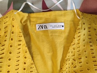 Conjunto Zara Top y Falda Amarillo Troquelado
