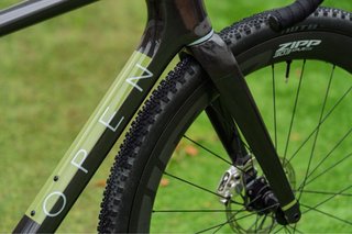 OPEN U.P.P.E.R. 2.0 – SRAM RED AXS XPLR 13v + ZIPP