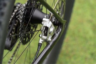 OPEN U.P.P.E.R. 2.0 – SRAM RED AXS XPLR 13v + ZIPP