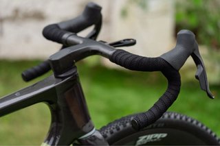OPEN U.P.P.E.R. 2.0 – SRAM RED AXS XPLR 13v + ZIPP
