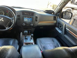 Mitsubishi pajero 2008