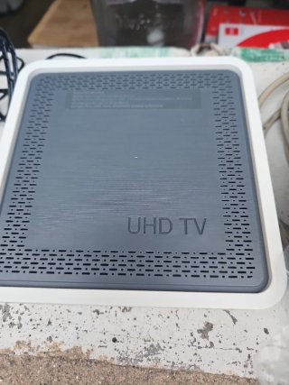 Decodificador UHD TV con 2 mandos