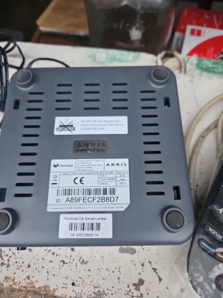 Decodificador UHD TV con 2 mandos