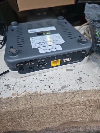 Decodificador UHD TV con 2 mandos
