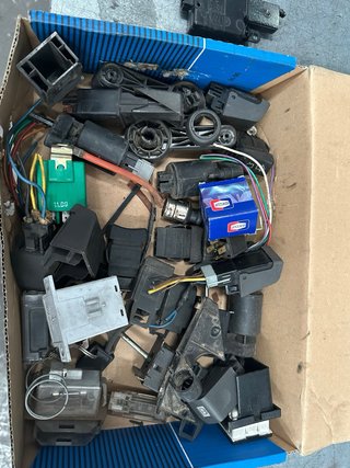 Piezas de gt turbo , varias , y plasticos interior