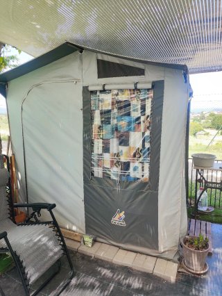En venta caravana i tot el que hi ha a la parcela.