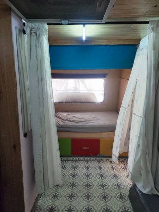 En venta caravana i tot el que hi ha a la parcela.