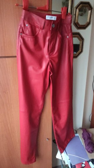 Pantalones Pull&Bear Rojos Efecto Piel