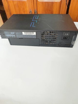 PlayStation 2 FAT SCPH-30004 PAL Negra