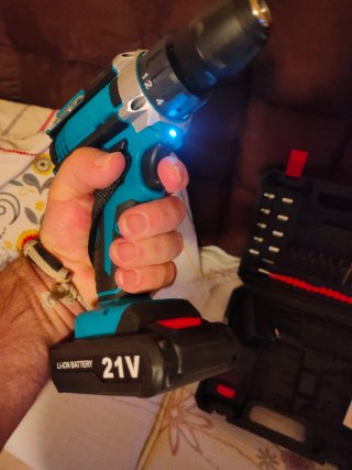 Taladro Atornillador 21V con Accesorios