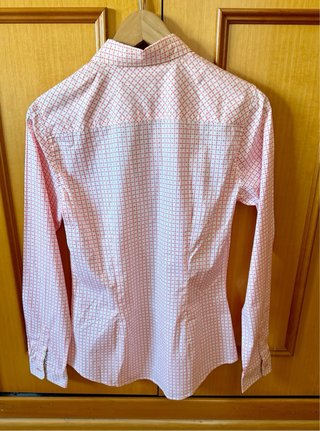 Camisa Tommy Hilfiger rosa y blanca
