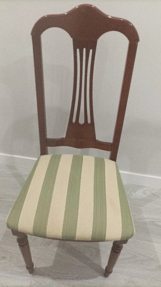 4 Sillas de Salón Madera y Tela