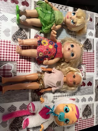 Lote de 4 muñecas