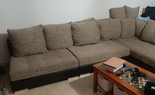 Sofá modular marrón y negro