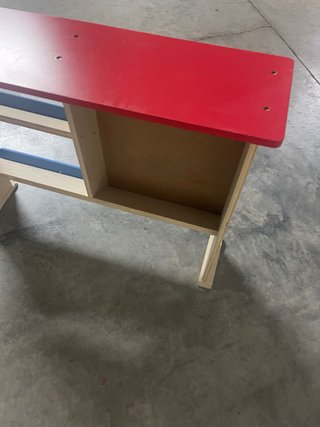 Pizarra infantil con estante
