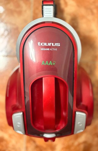 Aspiradora Taurus Roja