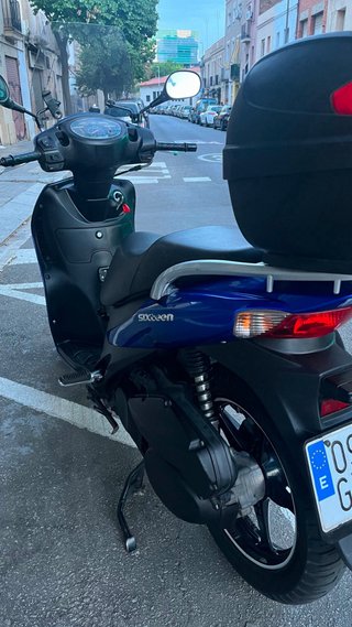 Suzuki Sixteen 150 Scooter Azul