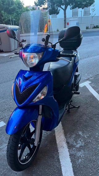 Suzuki Sixteen 150 Scooter Azul