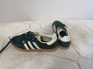 Zapatillas Adidas Samba Verde y Blanco