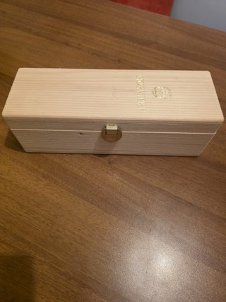 Scatola rettangolare in legno con coperchio
