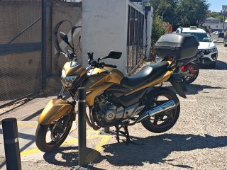Suzuki Inazuma 250cc Oro