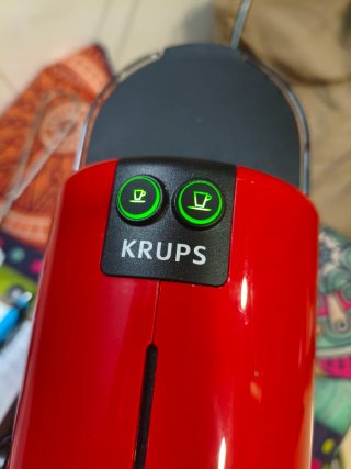 Cafetera Nespresso Inissia Roja